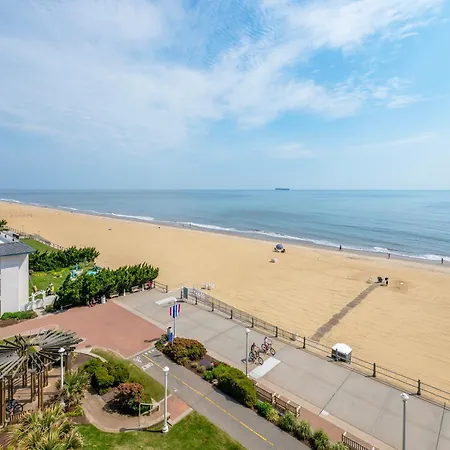 Holiday Inn & Suites Virginia Beach - North Beach By Ihg Exterior foto